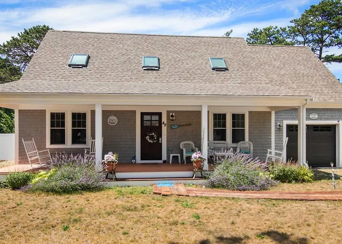 Charming Getaway With Hot Tub Dog Friendly