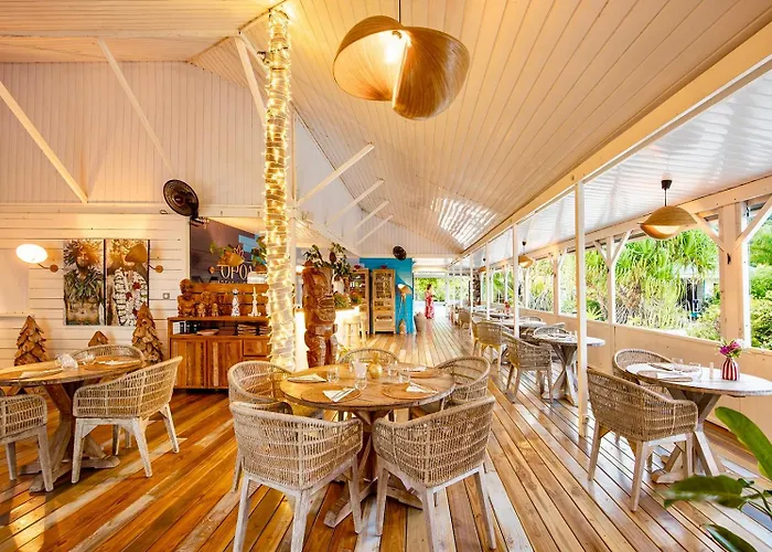 Opoa Beach Hotel