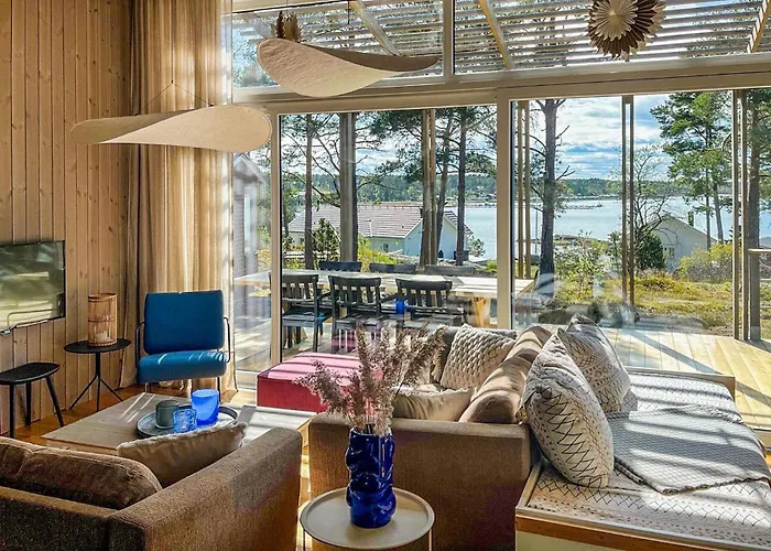 3 Bedroom Awesome Home In Vikbolandet
