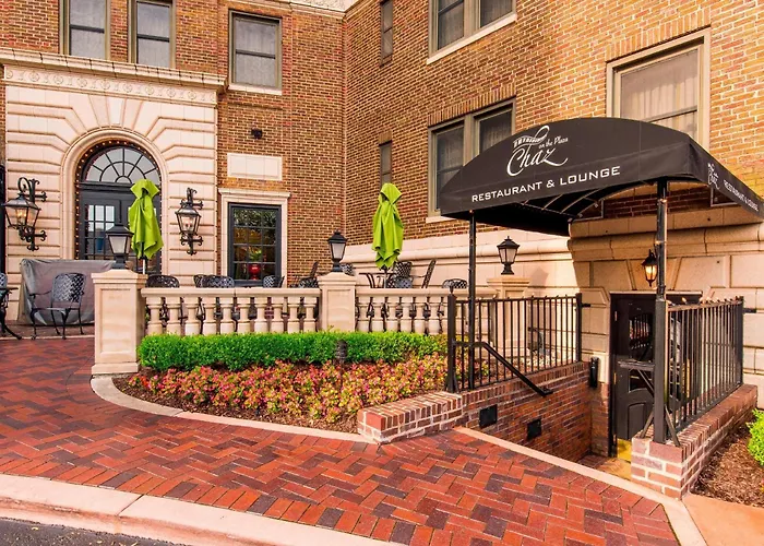 The Raphael Hotel, Autograph Collection