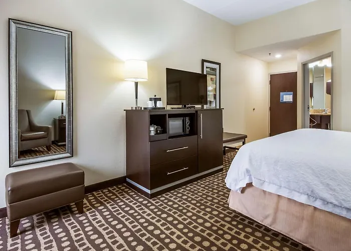 Hampton Inn West