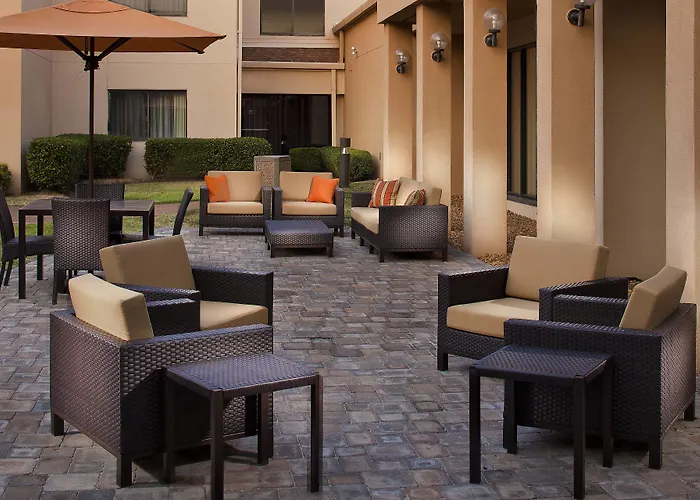 Courtyard By Marriott Memphis Airport