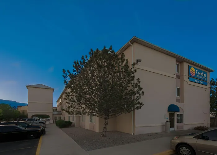 Comfort Inn & Suites Alameda At Albuquerque Balloon Fiesta Park