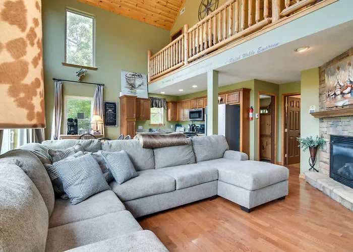 Hot Tub & Fire Pit! Lake-View Home In Blue Eye