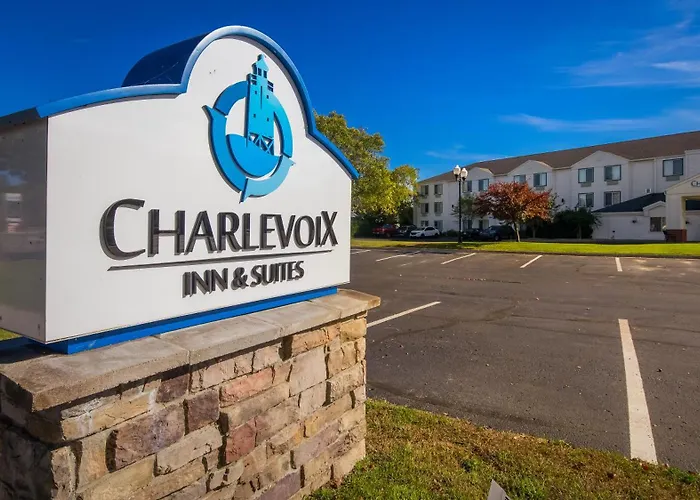 Charlevoix Inn & Suites Surestay Collection By Best Western