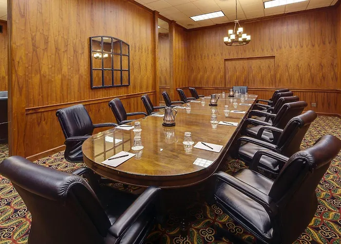 Historic Whispering Woods Hotel & Conference Center