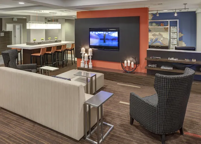 Courtyard By Marriott Wichita East