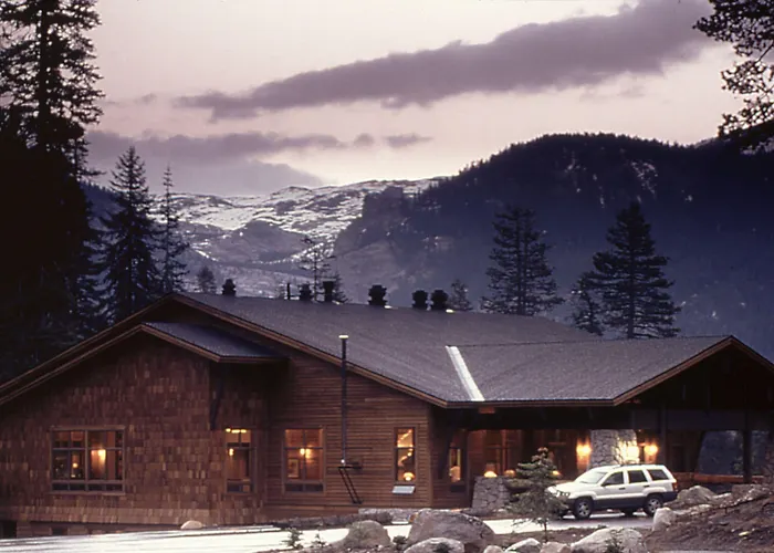 Wuksachi Lodge