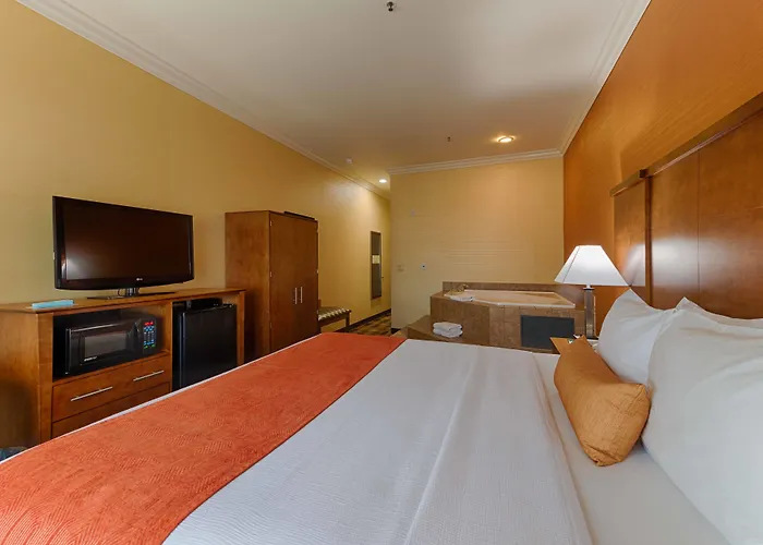 Best Western Plus Delta Inn & Suites