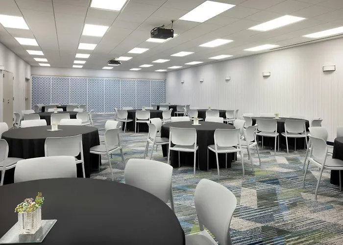Springhill Suites By Marriott Wichita Airport