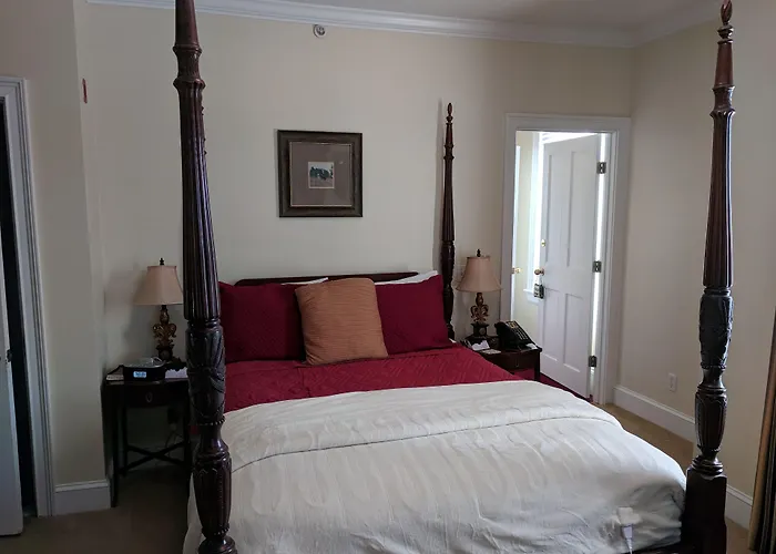 Almondy Inn Bed & Breakfast