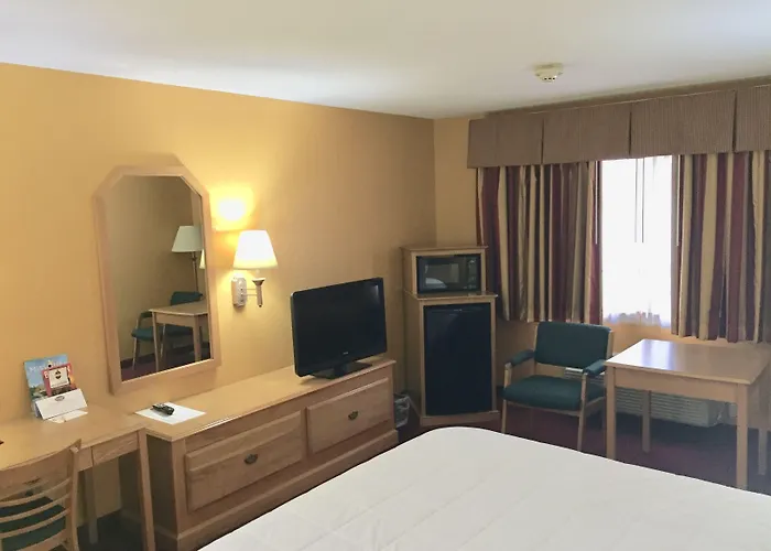 Parkfield Inn - Clinton
