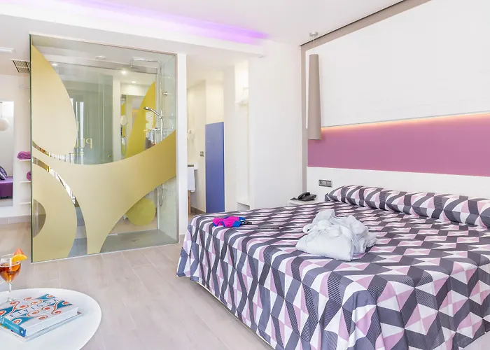 The Purple Hotel - Adults Only
