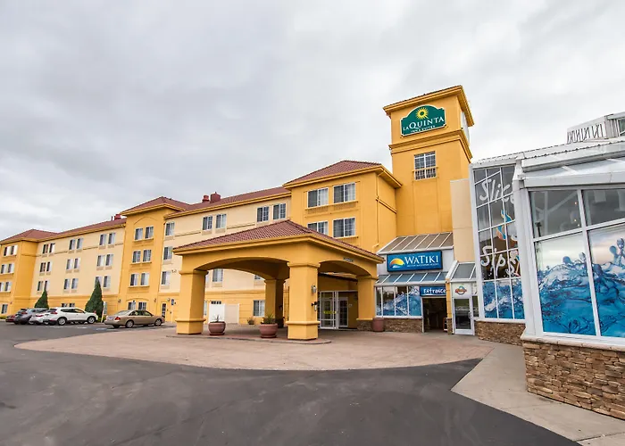 La Quinta Inn And Suites By Wyndham At Watiki Waterpark