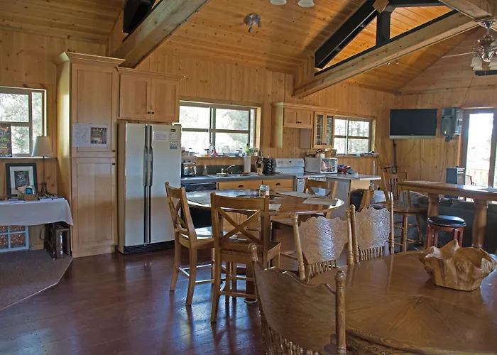 Diamondstone Guest Lodges