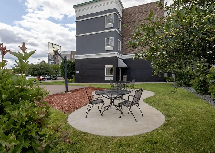 Grandstay Apple Valley