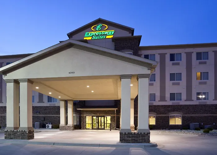 Expressway Suites Fargo