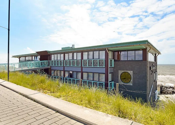 Beachhouse Hotel