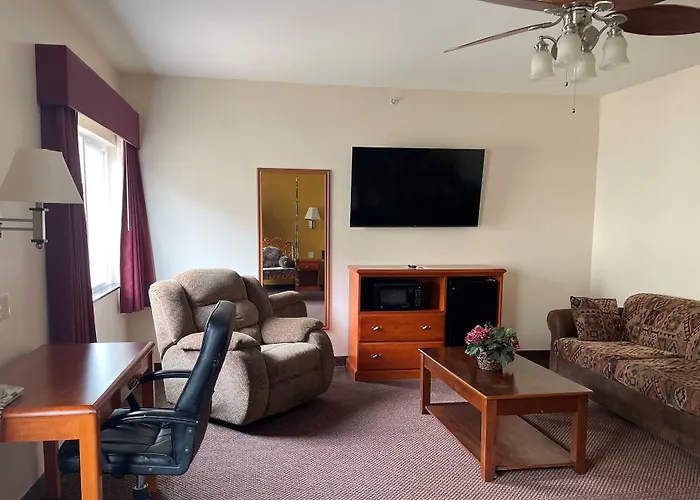 Super 8 By Wyndham Salina Hotel