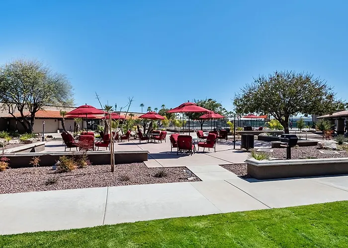 Voyager Resort Inn