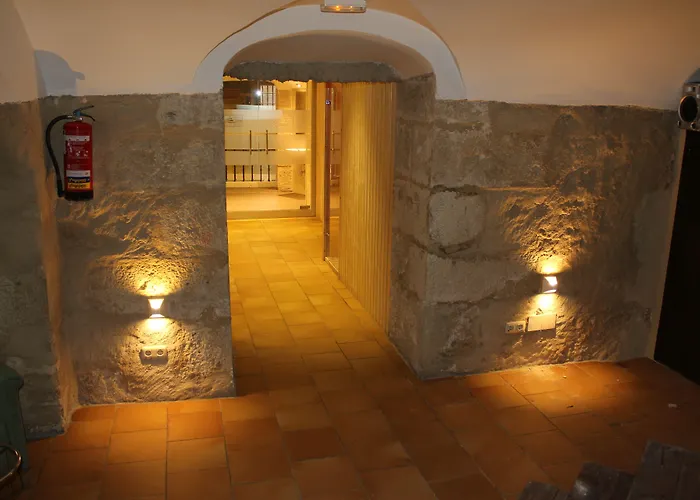 Hotel Leonor De Aquitania