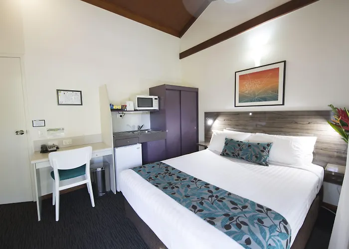 Palms City Resort