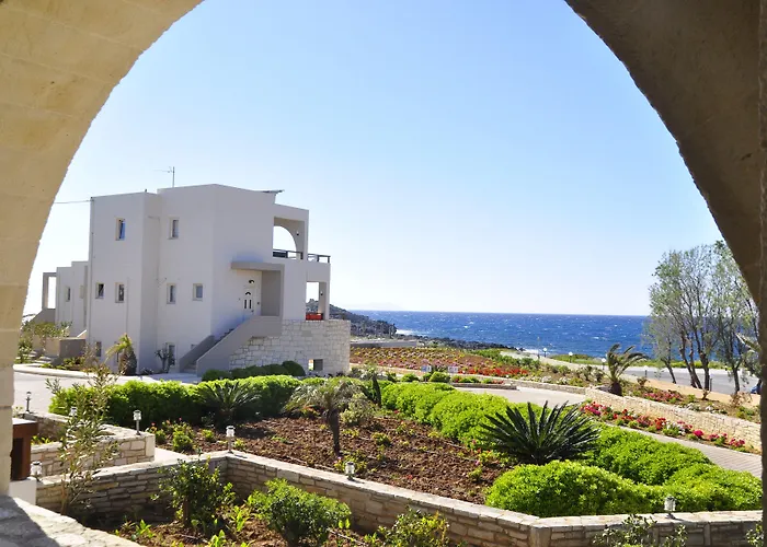 Kavos Hotel & Suites