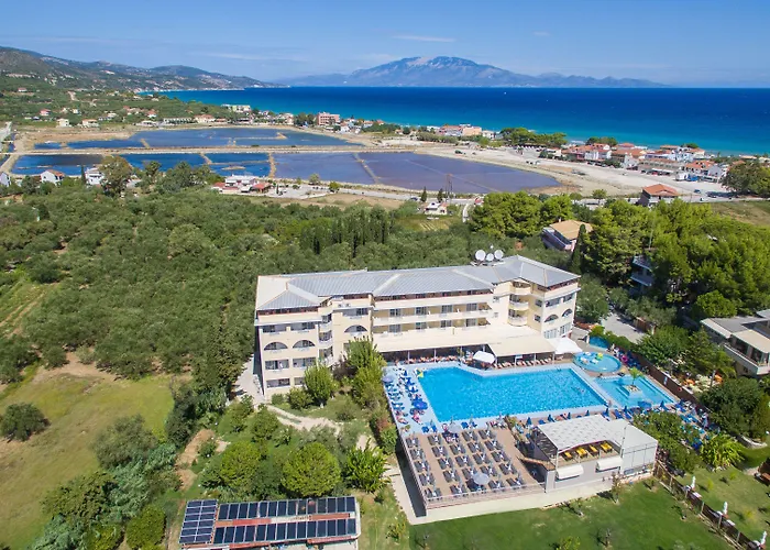 Koukounaria Hotel&Suites