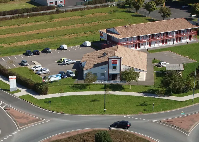 So'Lodge Niort A83