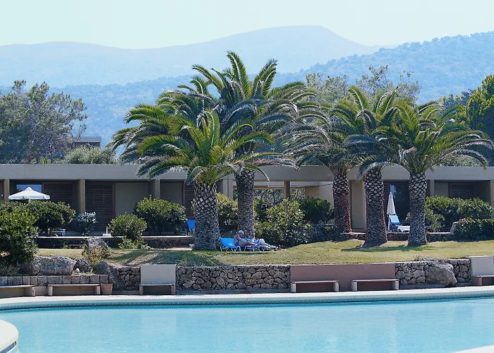 Kernos Beach Hotel&Bungalows