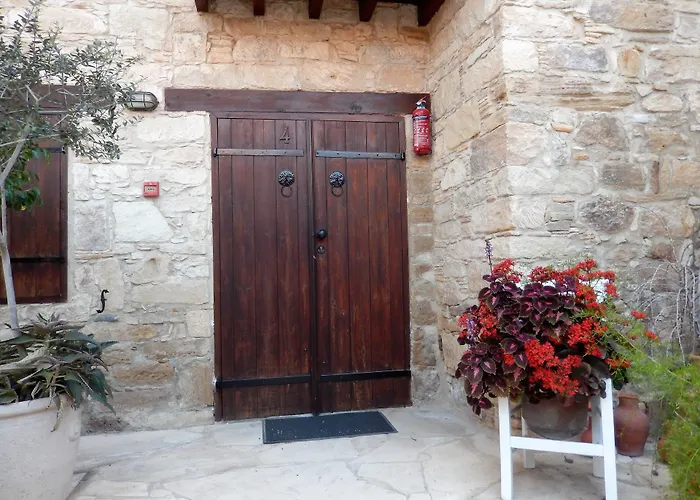 Niki'S House