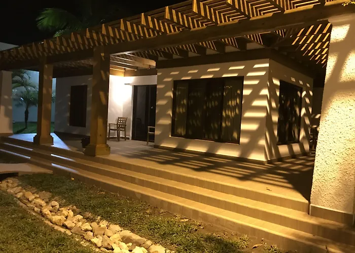 Paraiso Rainforest And Beach Hotel