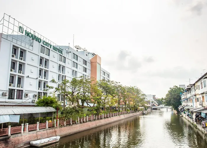 Nouvo City Hotel