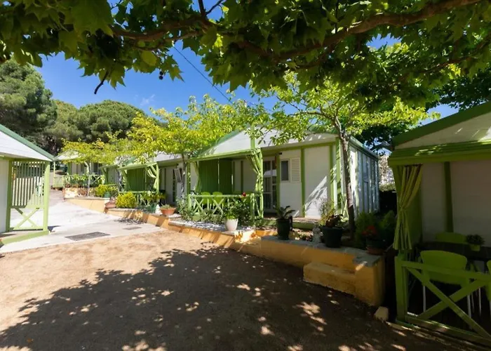 Camping Bungalows El Far