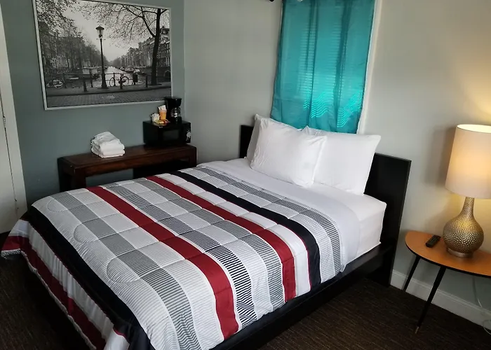 Jones Beach Hotel