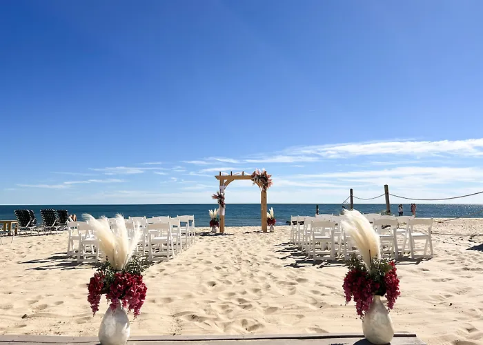 By The Sea Guests Bed & Breakfast And Suites