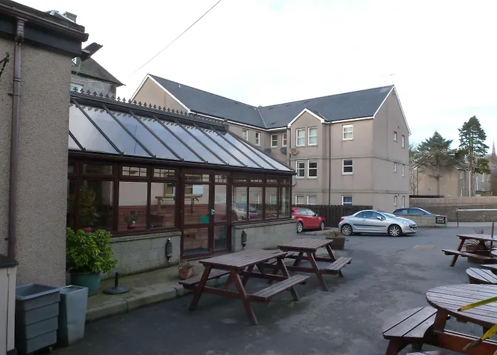 Inn At The Park Hotel