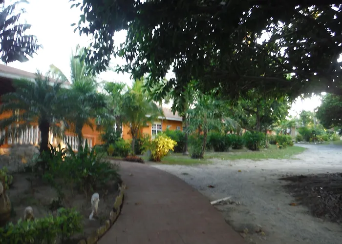 Seagrape Plantation Resort & Dive Center