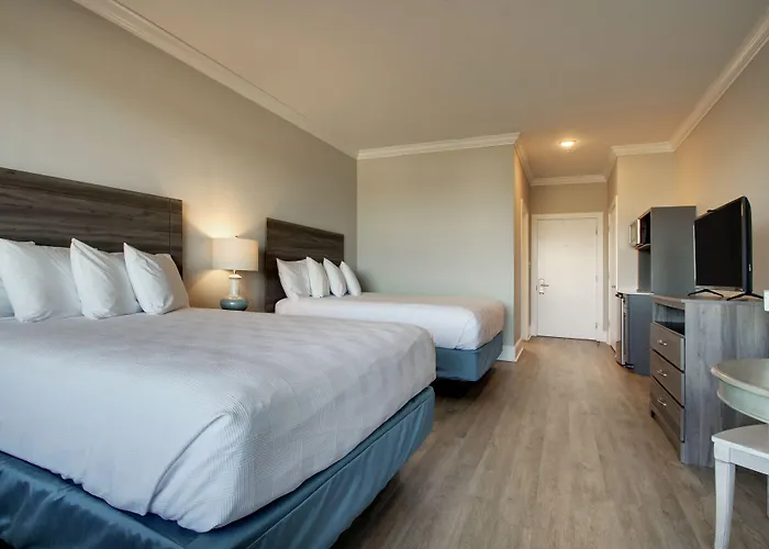 Islander Hotel & Resort