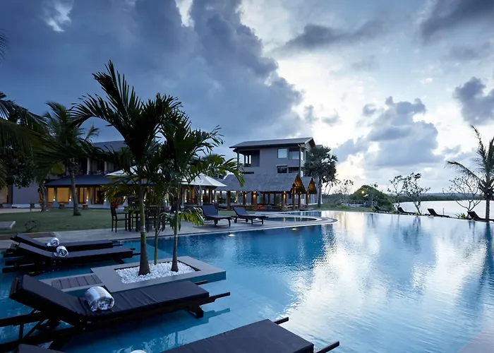 Amaranthe Bay Resort & Spa