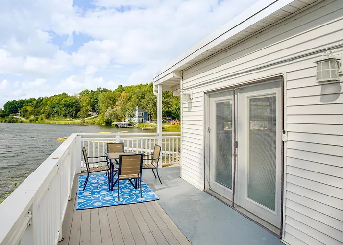 Lakefront Condo W/ Beach Access In Campbellsport!
