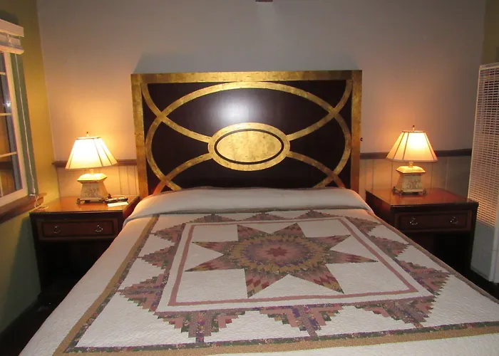 Emerald Bay Lodge
