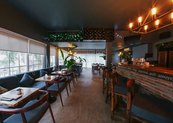 White Boutique Hotel And Restaurant