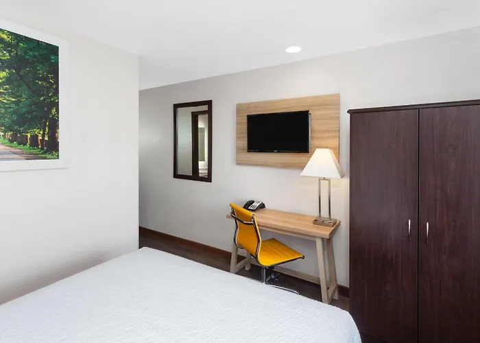 Days Inn & Suites By Wyndham Spokane Airport Airway Heights