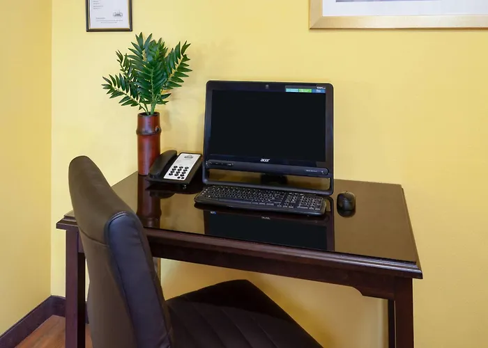 Days Inn & Suites By Wyndham Spokane Airport Airway Heights