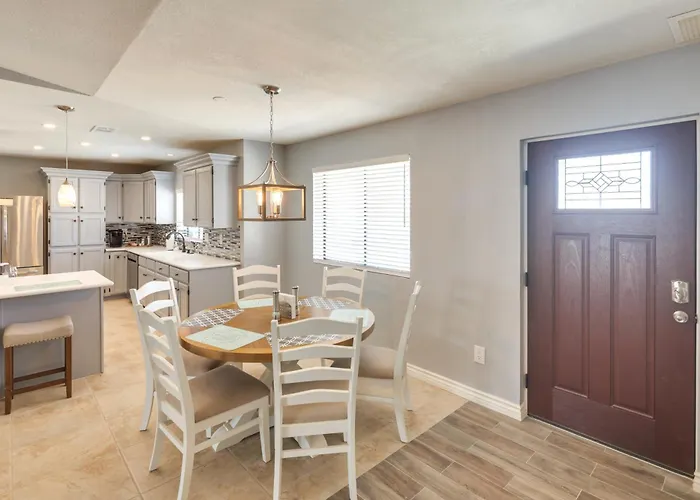 2 Mi To Lake Havasu: Home W/ Patio & Pool