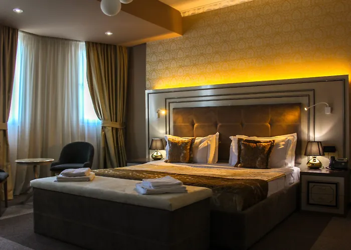 Hotel Deluxe