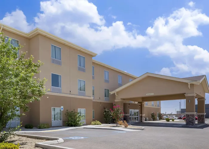 Quality Inn & Suites Carlsbad Caverns Area