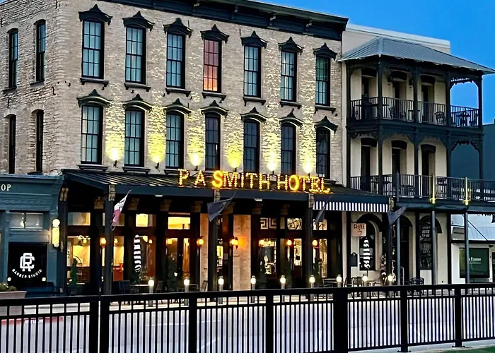 Pa Smith Hotel