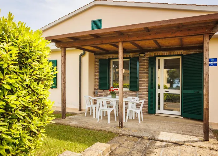 Villaggio Turistico La Cecinella